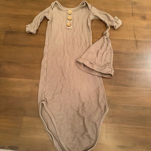 CADEN LANE EUCALYPTUS WAFFLE BAMBOO NEWBORN BABY KNOT GOWN & HAT SET